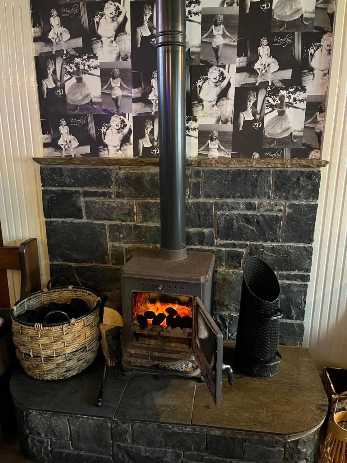 The Coach House Inn Moycullen Exterior photo