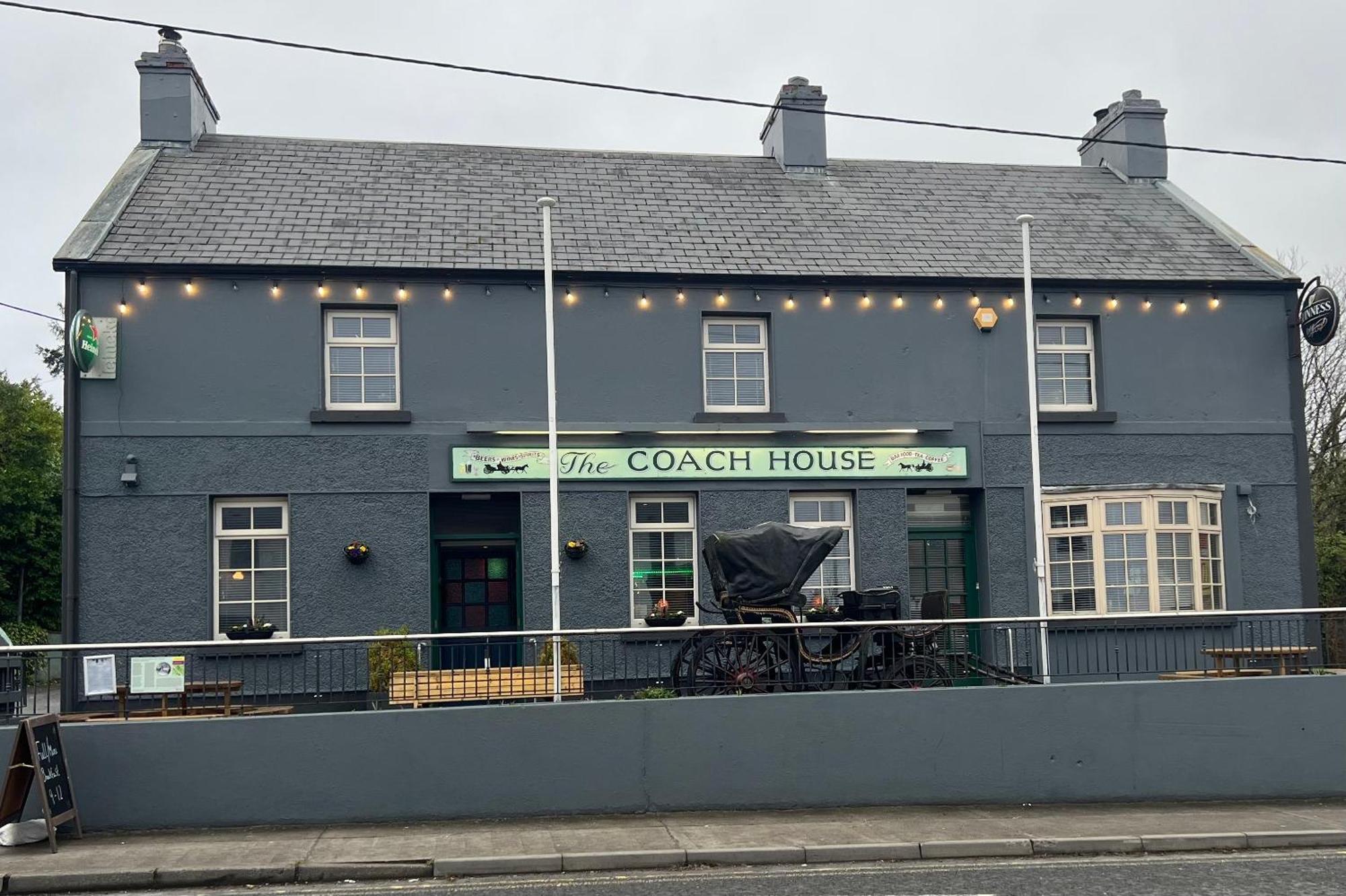 The Coach House Inn Moycullen Exterior photo